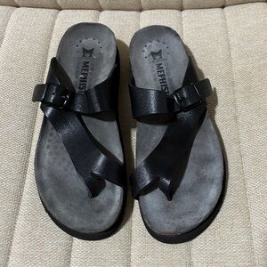 Mephisto Helen Plus thong sandals Size 39